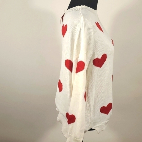 Mainstrip Cream sweater with hearts Size Medium - Picture 7 of 13
